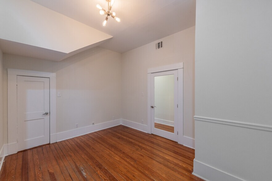 More Photos Of 214 E Ashby Pl, San Antonio Office For Lease