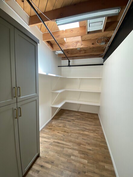 More Photos Of 8469-8473 Melrose Ave, West Hollywood Storefront For Lease