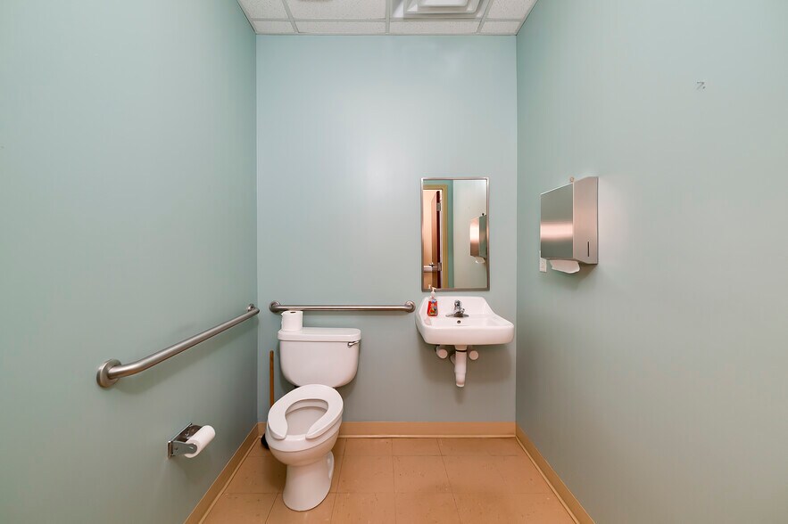 More Photos Of 4611 Ivey Dr, Macon-Bibb Office For Lease