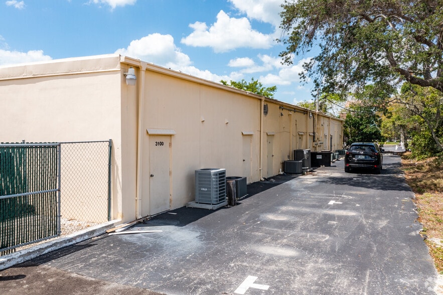 More Photos Of 3100 Tamiami Trl N, Naples Storefront Retail Office For Lease