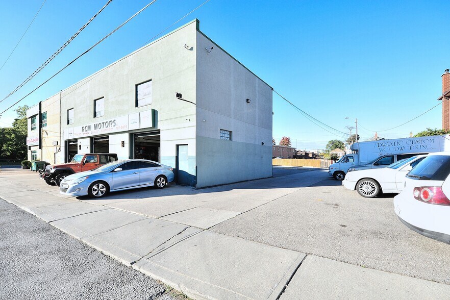 More Photos Of 2120 Eglinton Ave W, Toronto Office For Lease