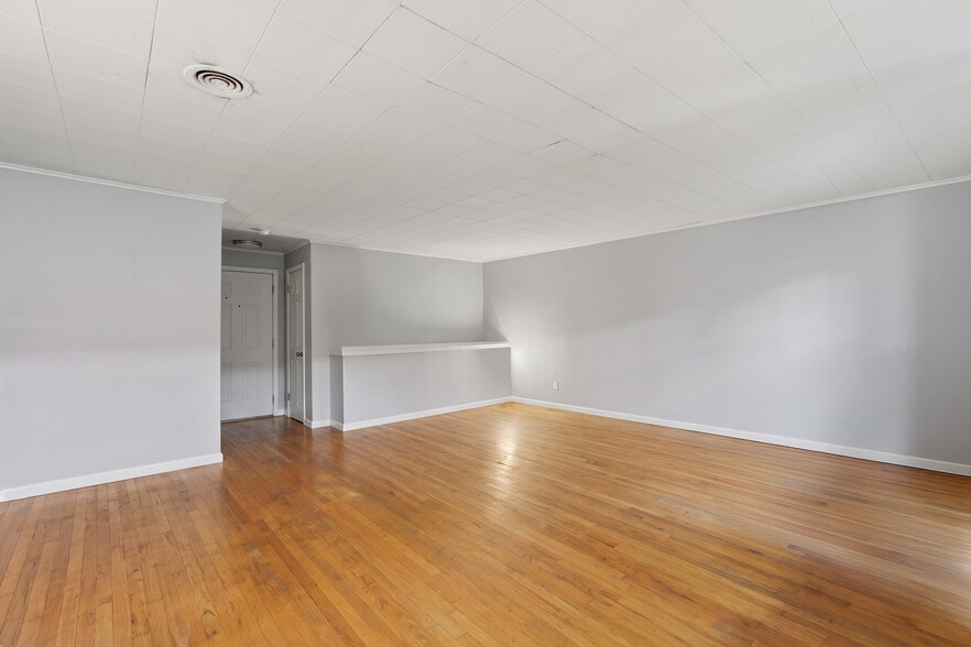 More Photos Of 23589-23593 Van Born Rd, Taylor Freestanding For Sale