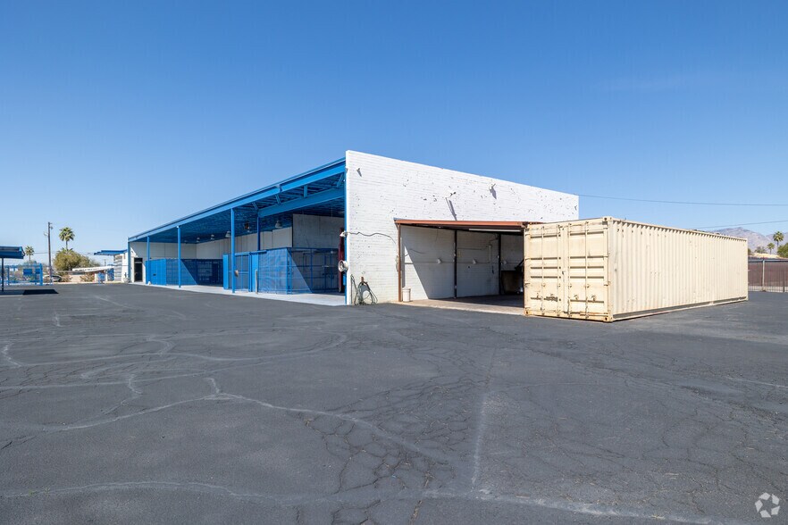 More Photos Of 1011 S Prudence Rd, Tucson Freestanding For Lease