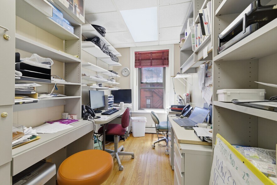 More Photos Of 1051 Beacon St, Brookline Medical For Sale