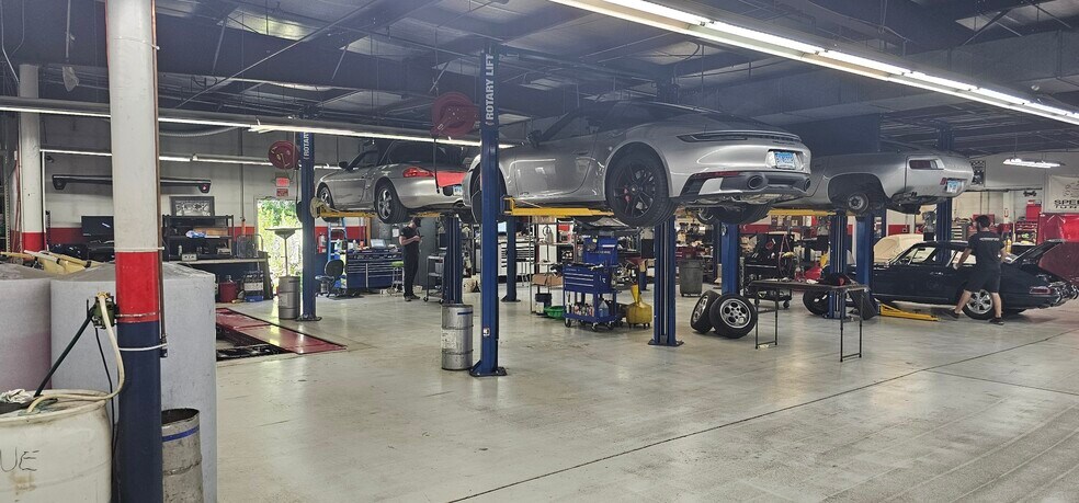 More Photos Of 50 Miry Brook Rd, Danbury Warehouse For Sale