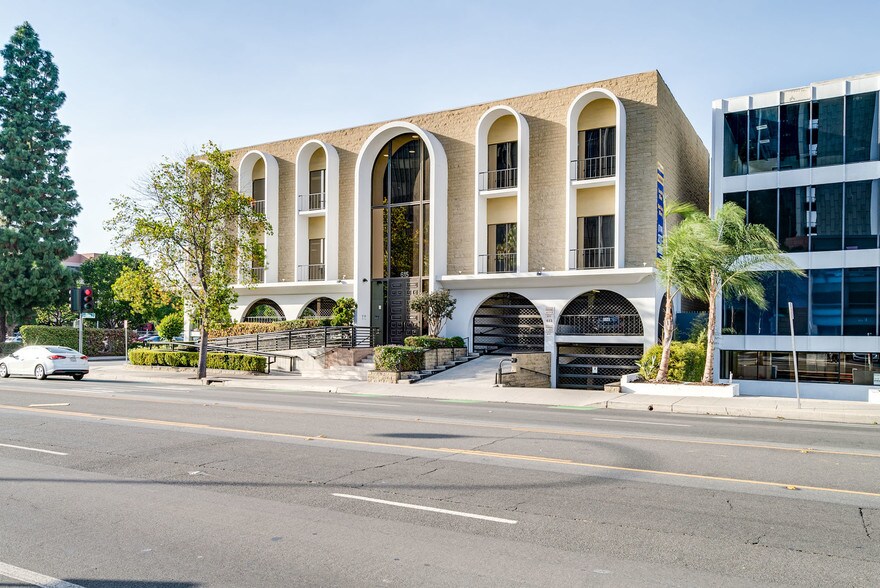 More Photos Of 615 W Civic Center Dr, Santa Ana Office For Lease