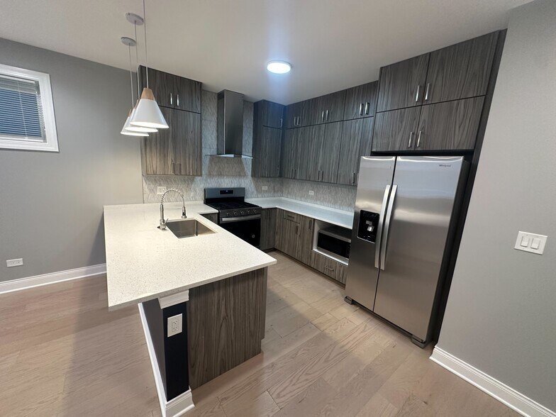 More Photos Of 4950 S Michigan Ave, Chicago Apartments For Sale