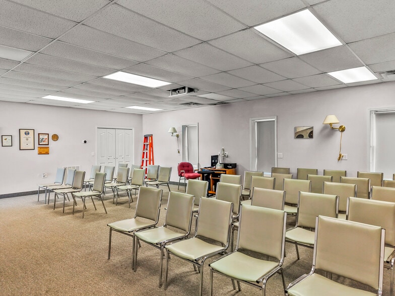 More Photos Of 249 Gilbert Rd, Mocksville Airport For Sale