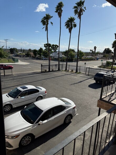 More Photos Of 1700 Lincoln St, Bakersfield Apartments For Sale