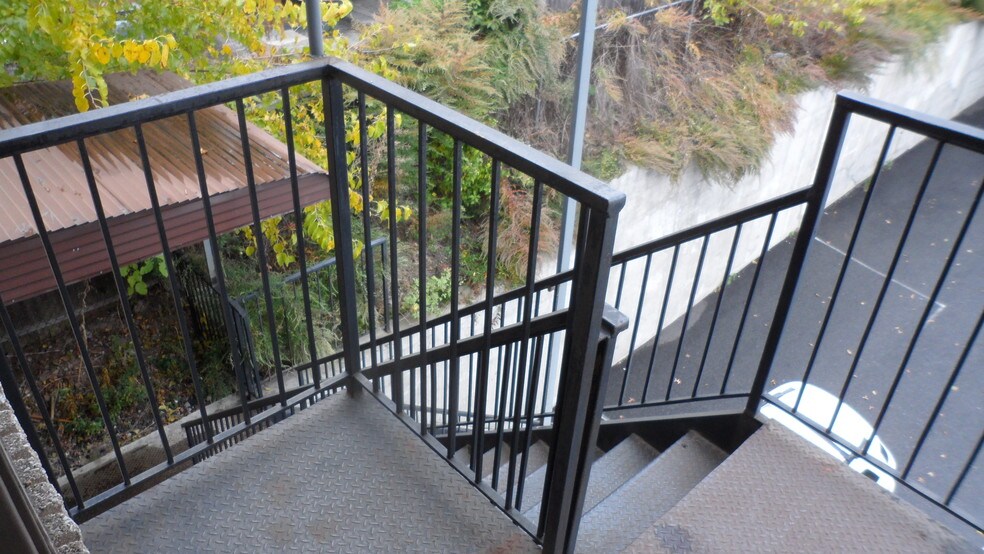 More Photos Of 40 Broad Ave, Palisades Park Office For Lease