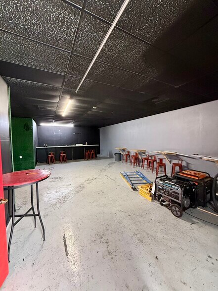 More Photos Of 1155 N Washington Blvd, Sarasota Storefront Retail Office For Lease