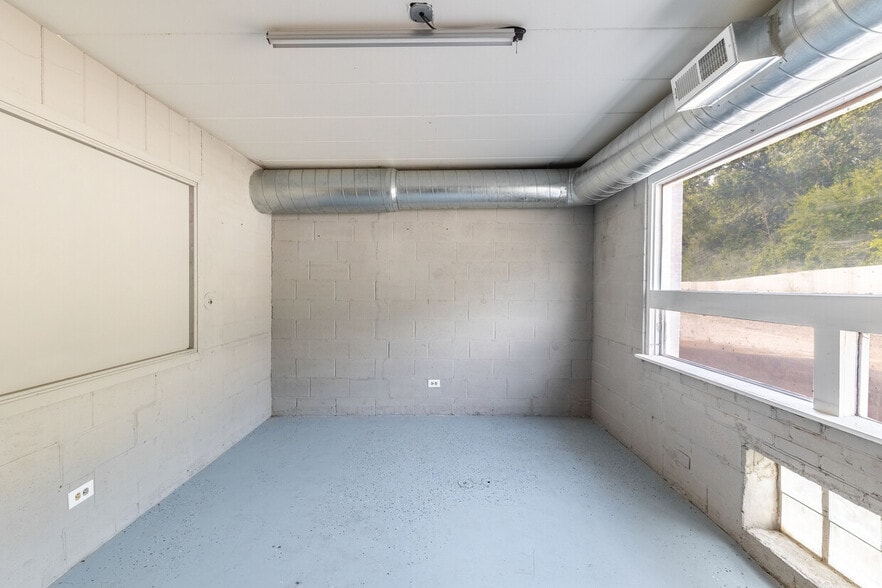 More Photos Of 225 W 89th St, Chicago Truck Terminal For Lease