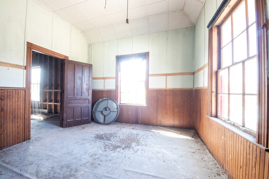 More Photos Of 100 County Highway 29A, Springfield Center Theater Concert Hall For Sale