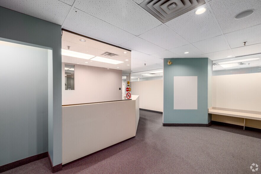 More Photos Of 90 Rue Morgan, Baie-d'Urfé General Retail For Lease