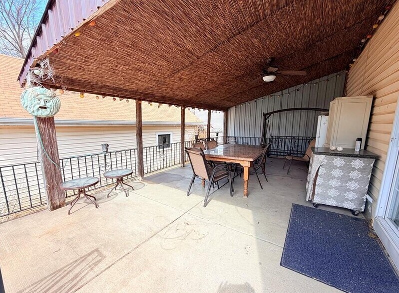 More Photos Of 158 Lake St, Hamburg General Retail For Sale