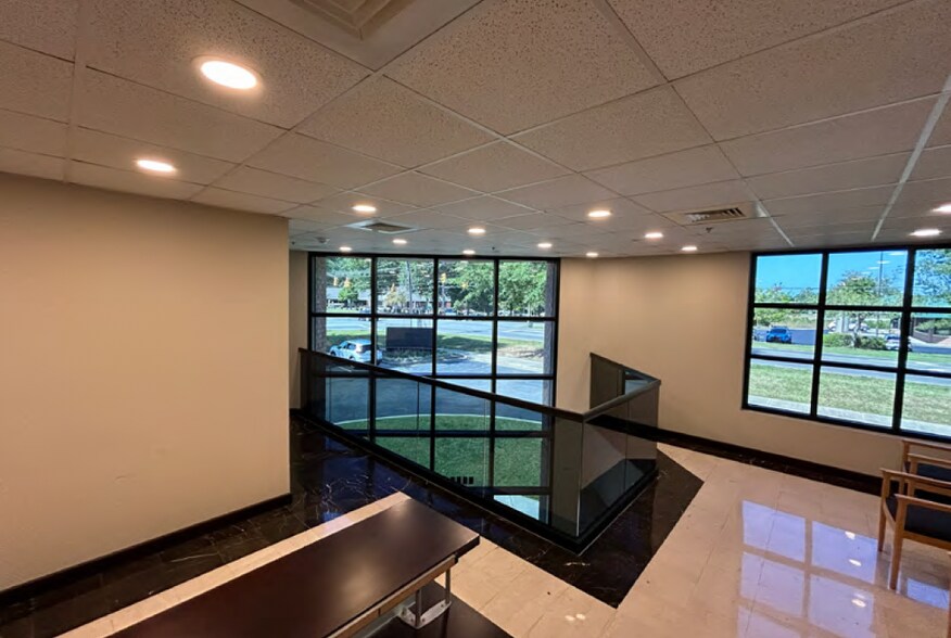 More Photos Of 2810 16th St, Hickory Medical For Lease