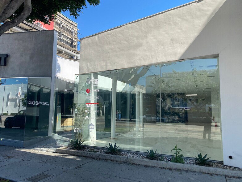 More Photos Of 8761 Beverly Blvd, West Hollywood Storefront For Lease