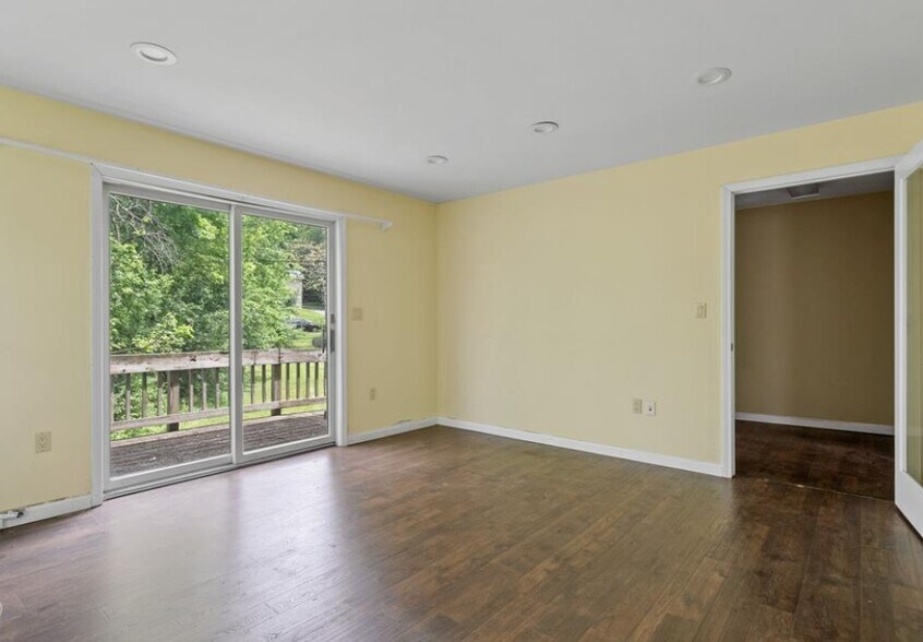 More Photos Of , Montgomery Office For Sale