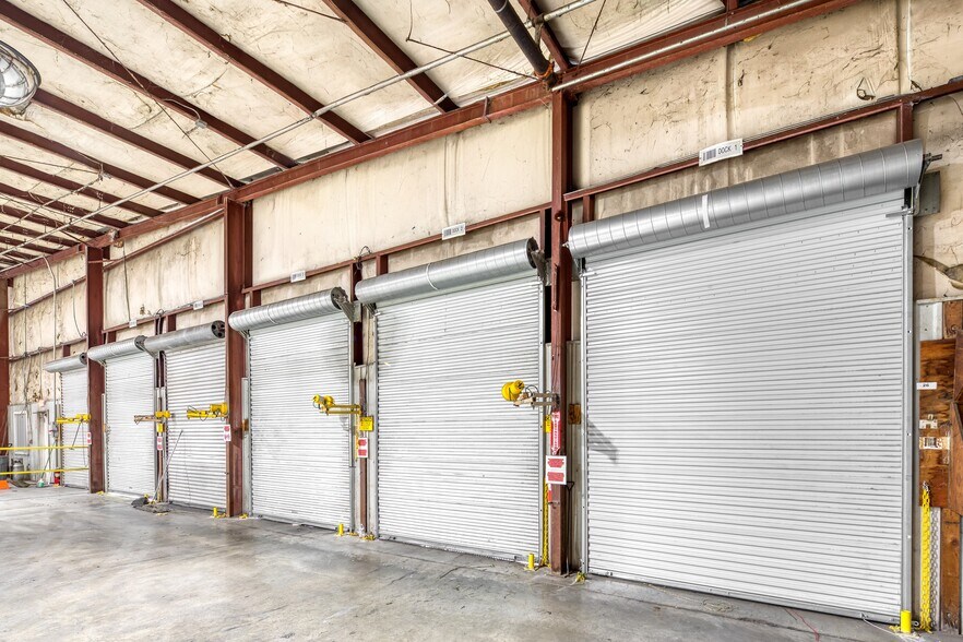 More Photos Of 410 S River St, Calhoun Warehouse For Lease