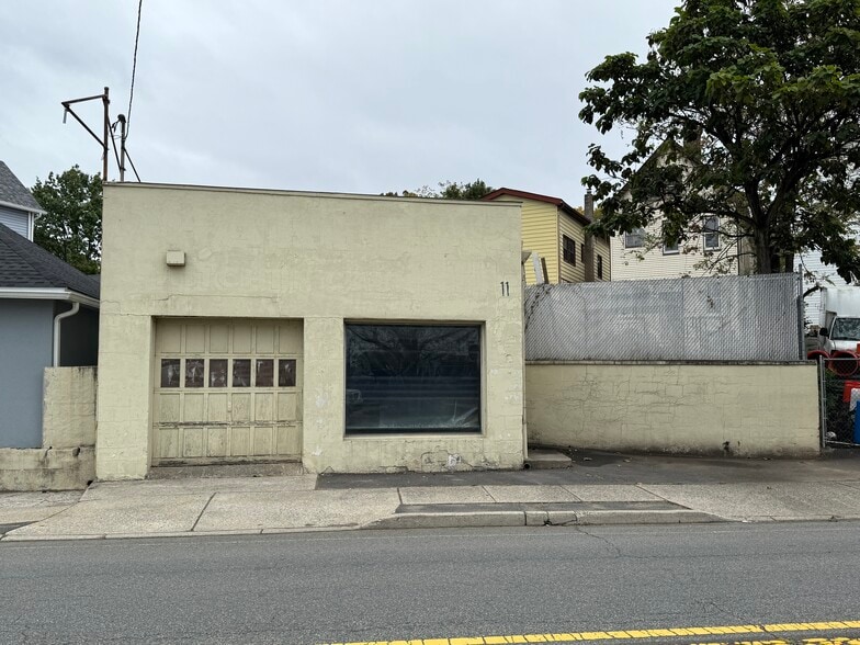 More Photos Of 11 Railroad Ave, Ridgefield Park Distribution For Lease