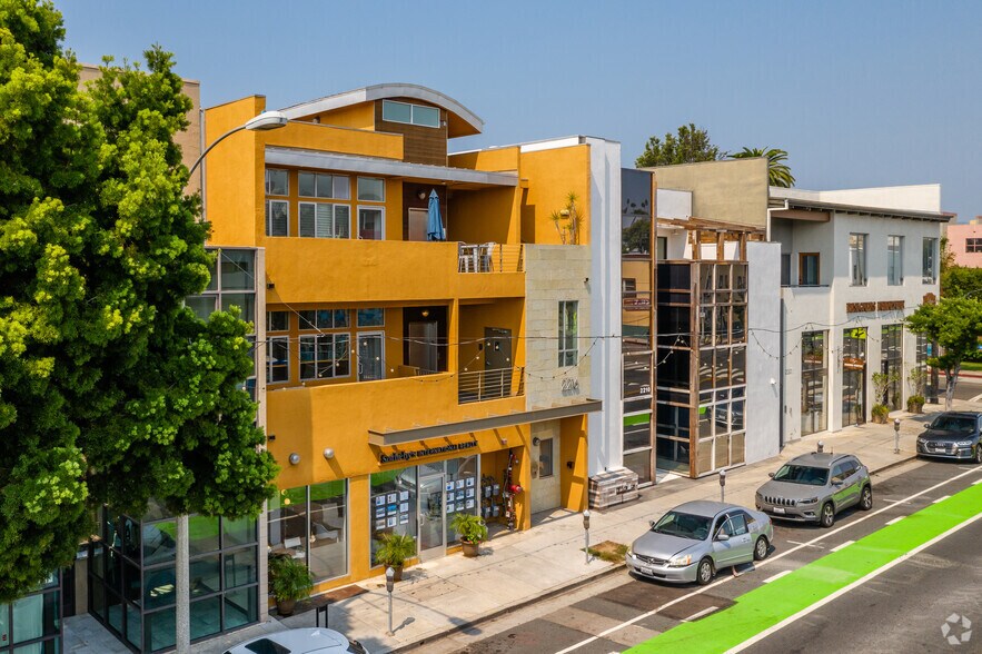 More Photos Of 2216 Main St, Santa Monica Apartments For Sale