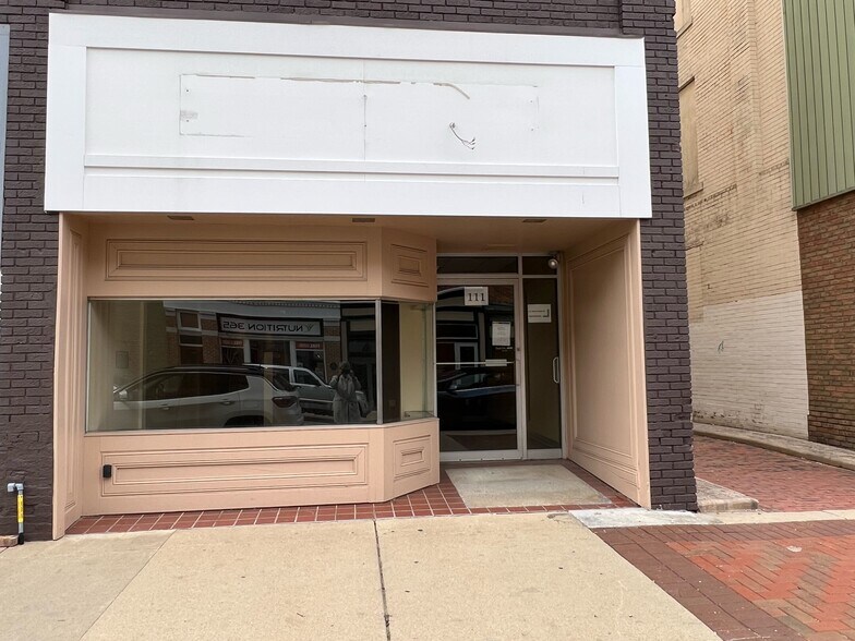 More Photos Of 111 N Main St, Adrian Office Residential For Lease