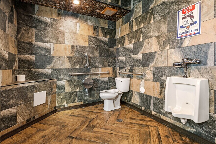 More Photos Of 316 N Main St, Columbia Storefront Retail Office For Sale