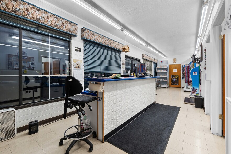 More Photos Of 208 S Washington Blvd, Ogden General Retail For Sale