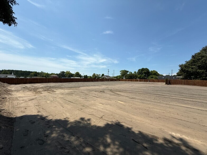 More Photos Of 217 Sutton Lake Rd, Wilmington Land For Lease