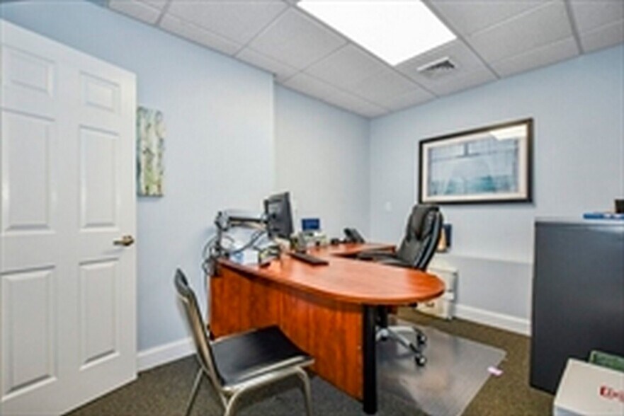 More Photos Of 977 South St, Fitchburg Office For Sale