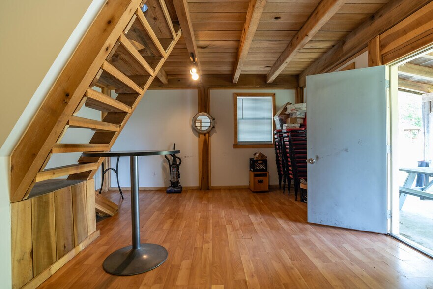 More Photos Of 8939 E Southshore Dr, Unionville Restaurant For Sale