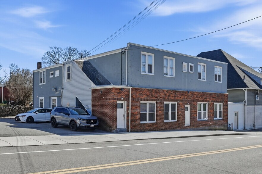 More Photos Of 632 Fall River Ave, Seekonk Apartments For Sale