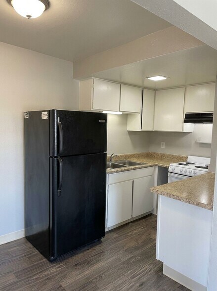 More Photos Of 900 Willow St, Reno Apartments For Sale