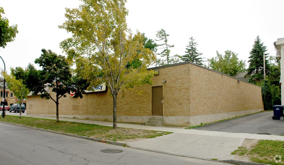 More Photos Of 424 Elmwood Ave, Buffalo Drugstore For Lease