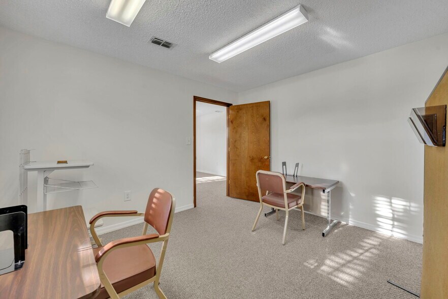 More Photos Of 420 Lake Howell Rd, Maitland Office For Lease