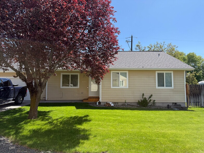 More Photos Of 3010 Elm St, Baker City Apartments For Sale
