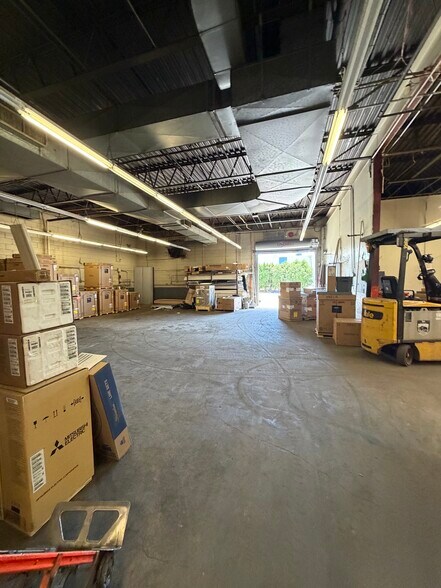 More Photos Of 22 Spielman Rd, Fairfield Light Manufacturing For Lease