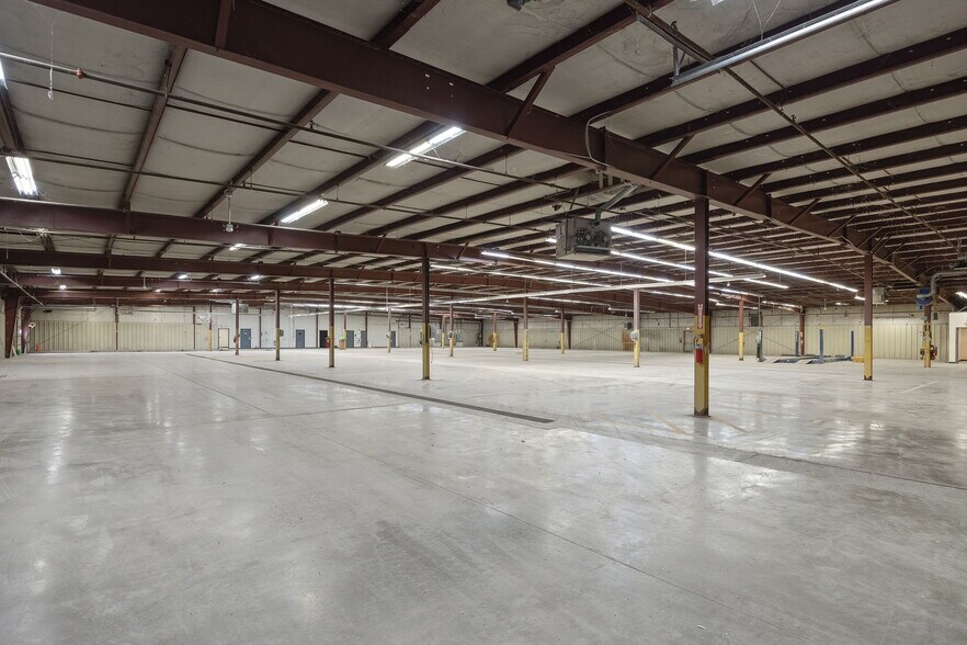 More Photos Of 4811 Easton Rd, Saint Joseph Industrial For Lease