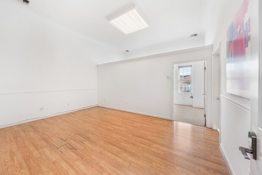 More Photos Of 4407-4411 Park Ave, Union City Loft Creative Space For Sale