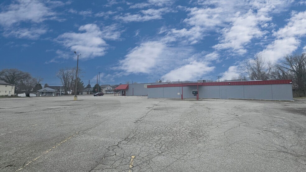 More Photos Of 425 Camden Rd, Huntington Drugstore For Sale