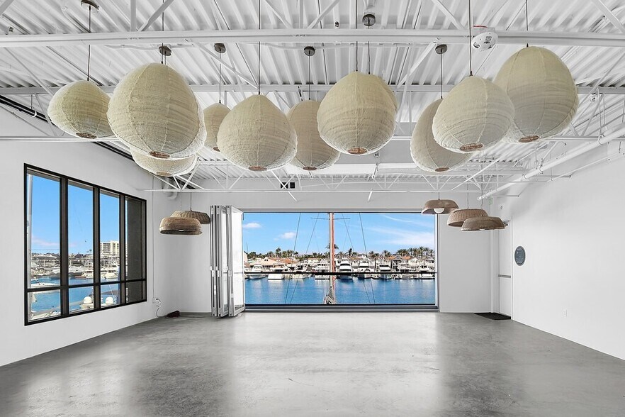 More Photos Of 2210-2280 Newport Blvd, Newport Beach Apartments For Lease