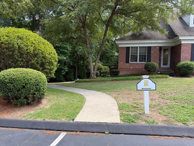 More Photos Of 120 Applecross Rd, Pinehurst Office For Lease