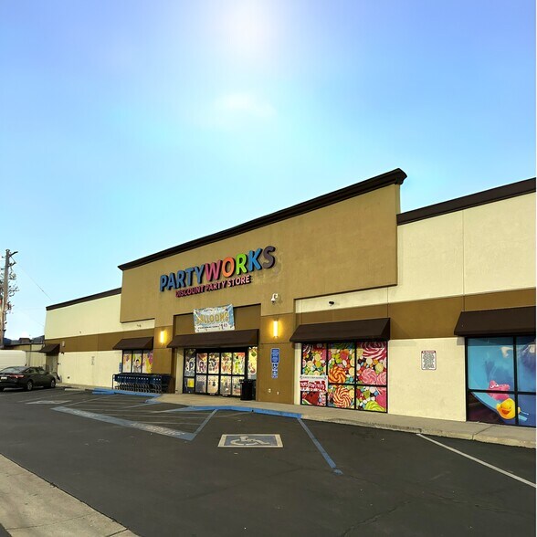 Primary Photo Of 1917 W Caldwell Ave, Visalia Freestanding For Lease