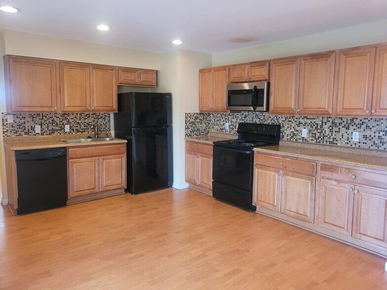 More Photos Of 315 10th St, Tell City Apartments For Sale