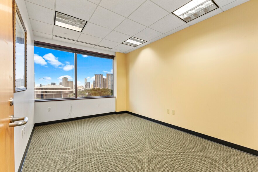 More Photos Of 1100 Alakea St, Honolulu Office For Sale