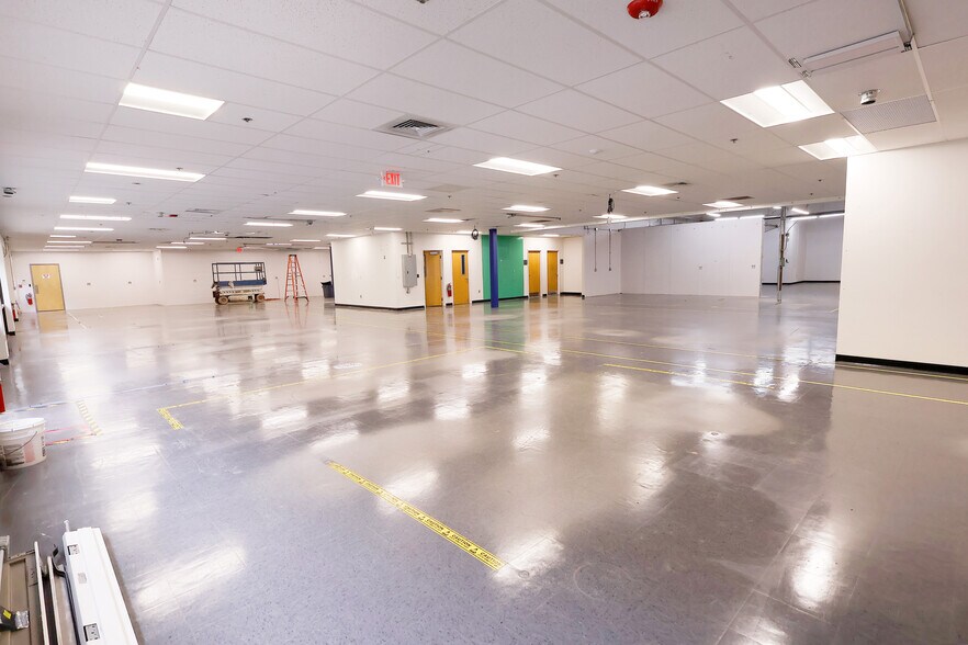 More Photos Of 630 Forest St, Marlborough Research And Development For Lease