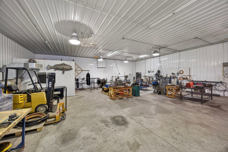 More Photos Of 169 Greystone Dr, Crossville Industrial For Sale
