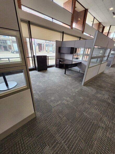 More Photos Of 2 N Mill St, New Castle Bank For Sale