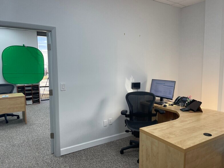 More Photos Of 8801 Enterprise Blvd, Largo Manufacturing For Lease