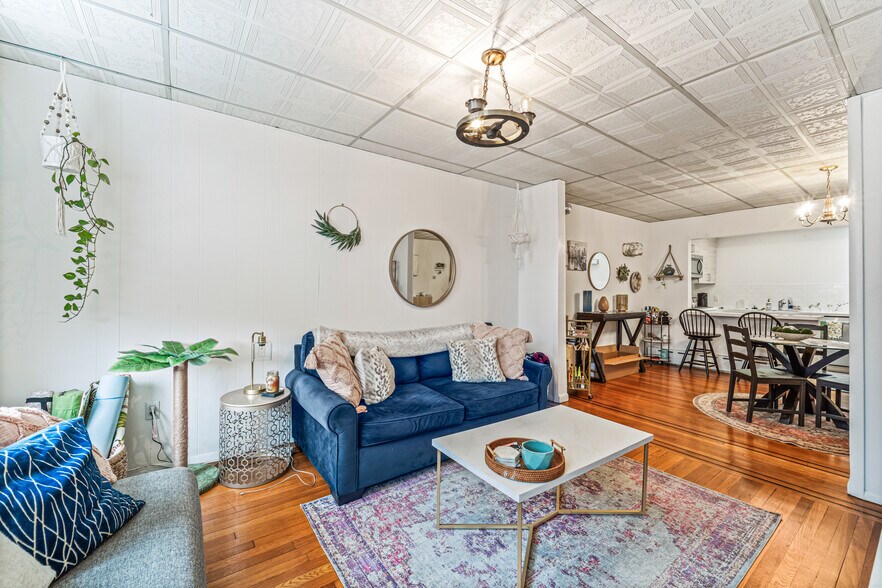 More Photos Of , Astoria General Retail For Sale